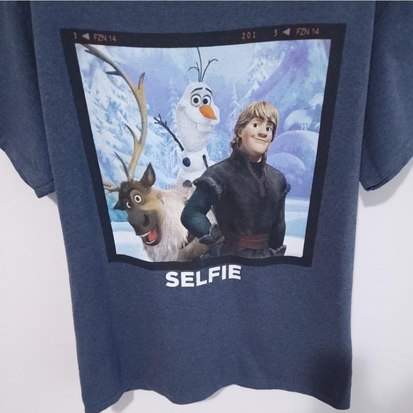 Disney's Frozen Men Size L Navy Blue Selfie Large Graphic print t-shirt - Picture 3 of 3